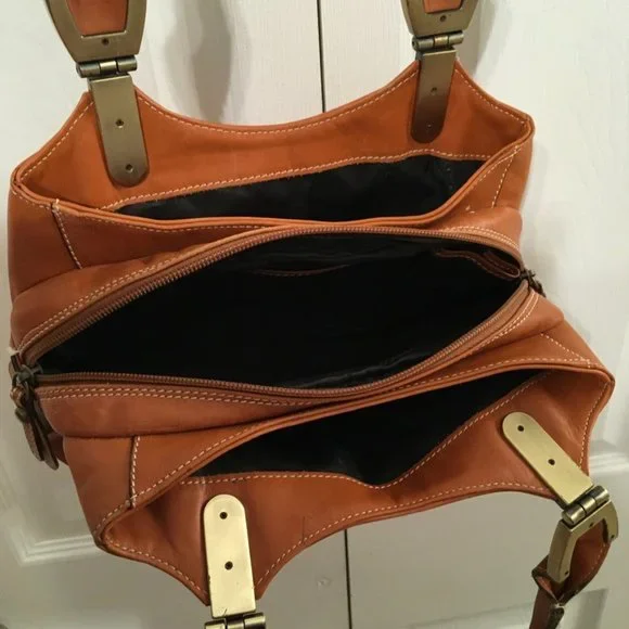 Barbara Milano Leather Shoulder Bag - Picture 8 of 14